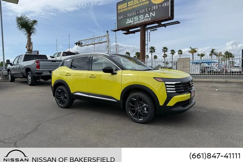 2025 Nissan Kicks SR photo 1