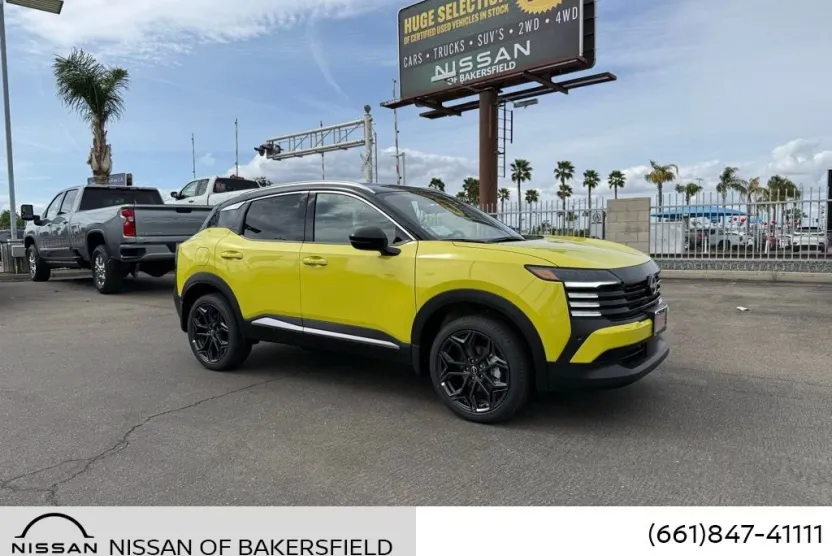 2025 Nissan Kicks SR photo 1