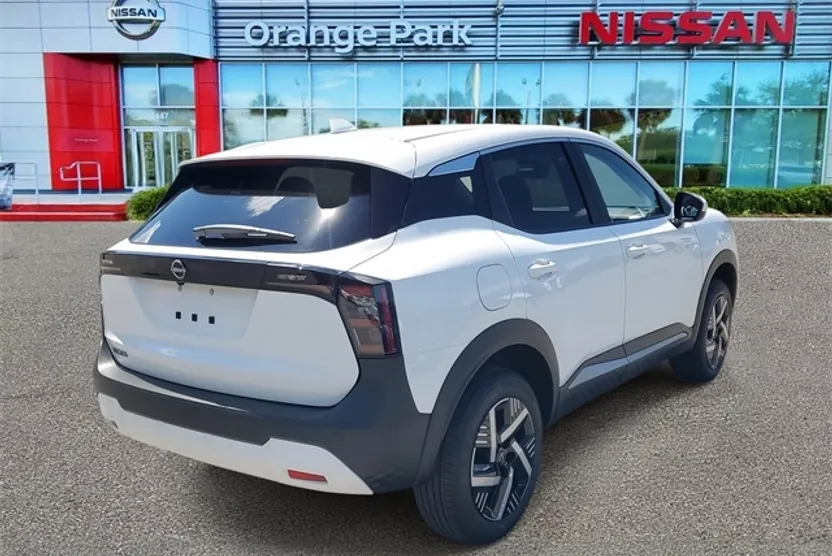 2025 Nissan Kicks SV photo 1