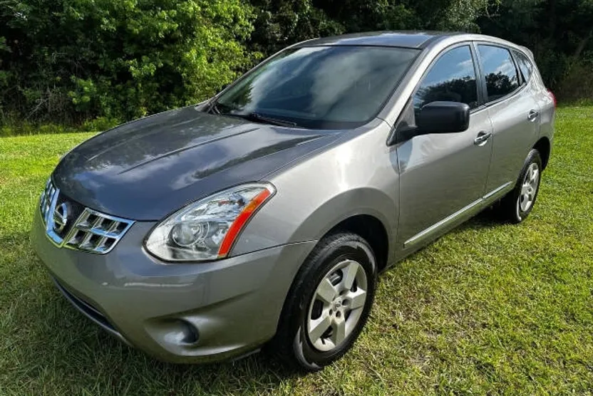 2013 Nissan Rogue S photo 1