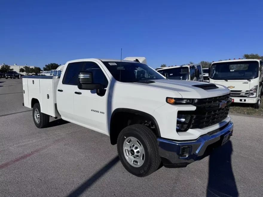 2025 Chevrolet Silverado 2500HD photo 1