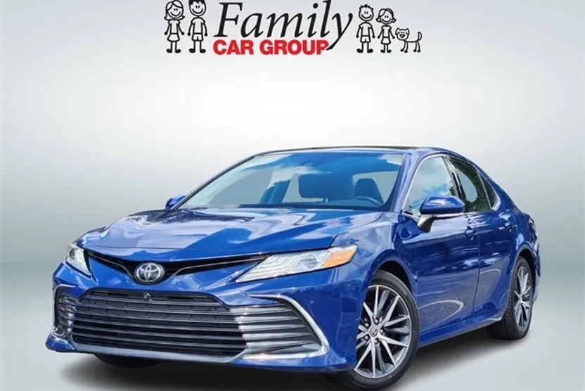 2023 Toyota Camry XLE photo 1