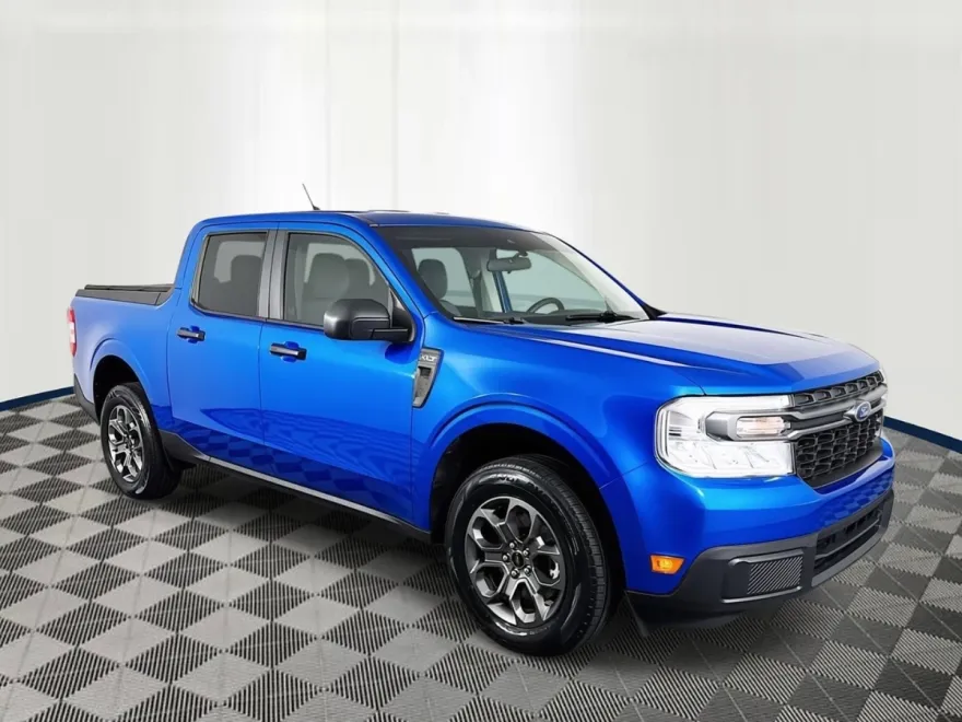 2022 Ford Maverick XLT photo 1