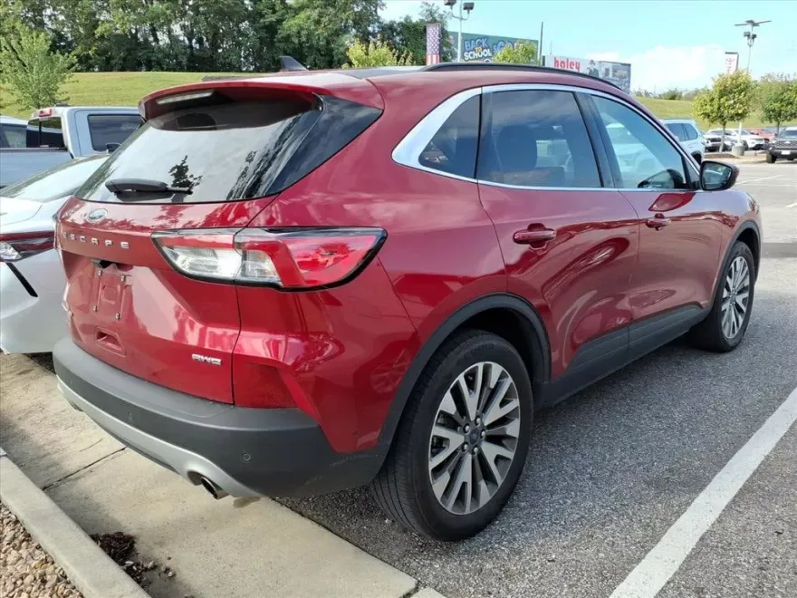 2021 Ford Escape Titanium photo 1