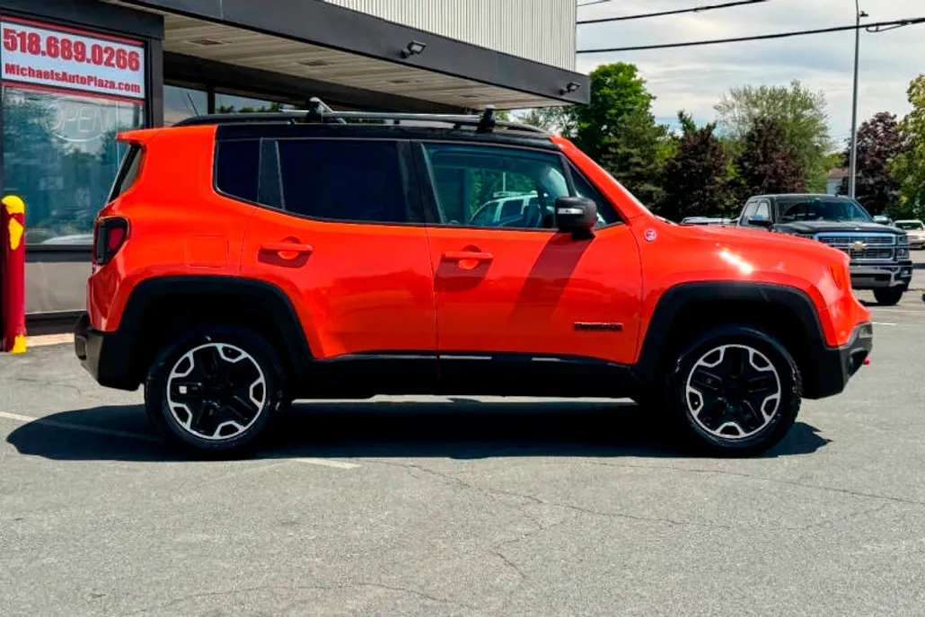 2017 Jeep Renegade Trailhawk photo 1