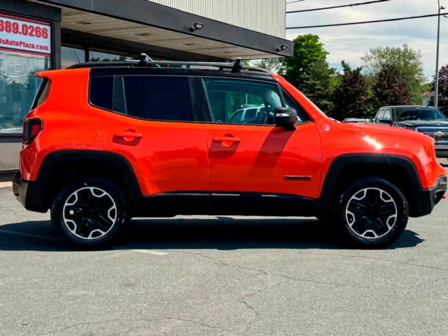 2017 Jeep Renegade Trailhawk photo 1