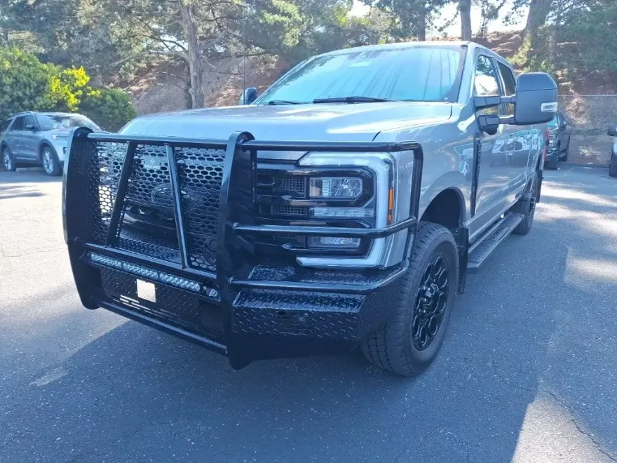 2024 Ford F-250 Lariat photo 1