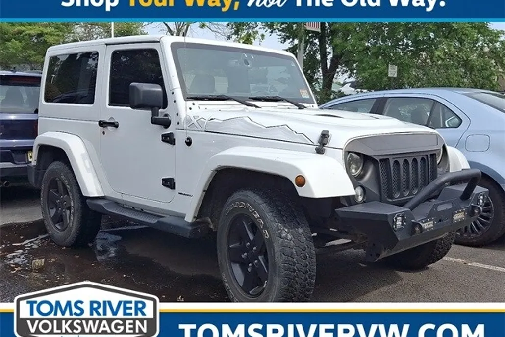 2015 Jeep Wrangler Sahara photo 1