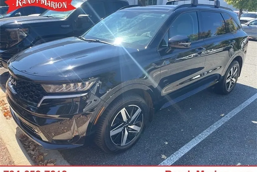 2022 Kia Sorento EX photo 1
