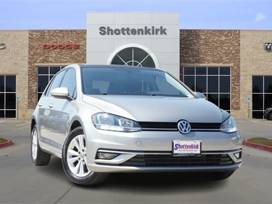 2018 Volkswagen Golf TSI SE photo 1