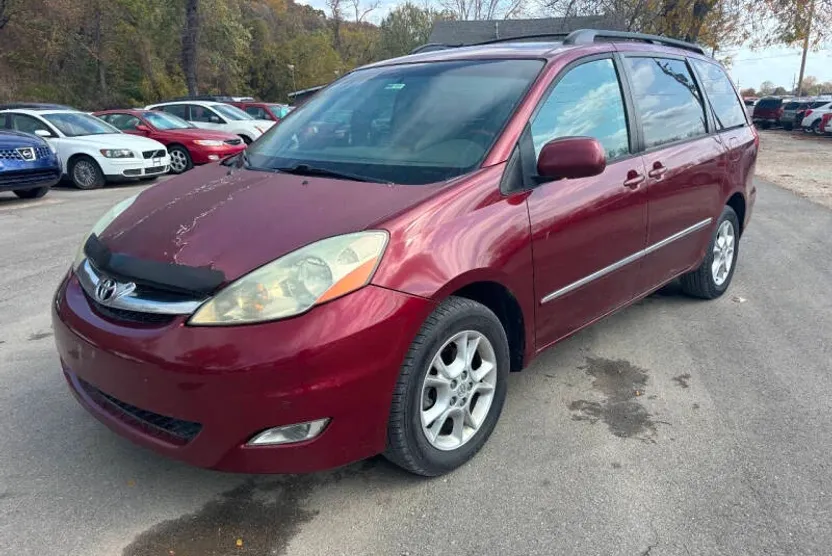 2006 Toyota Sienna XLE Limited photo 1