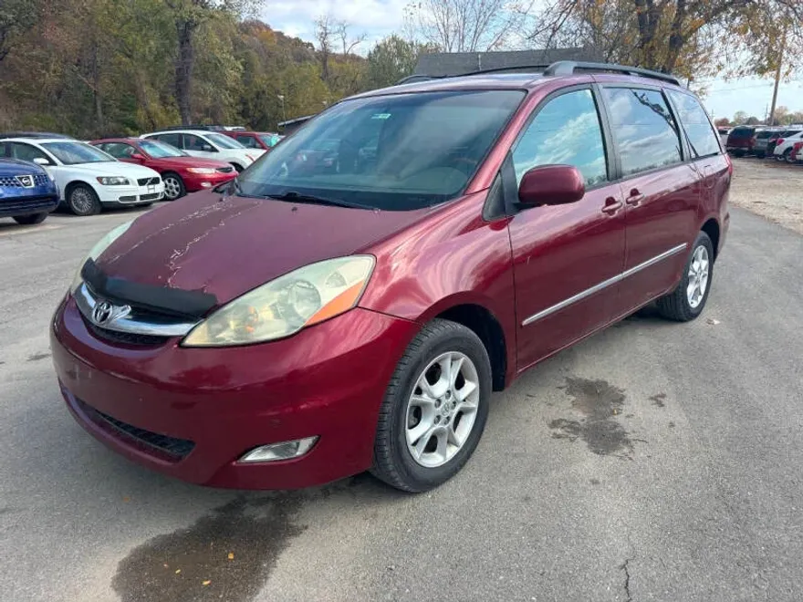 2006 Toyota Sienna XLE Limited photo 1
