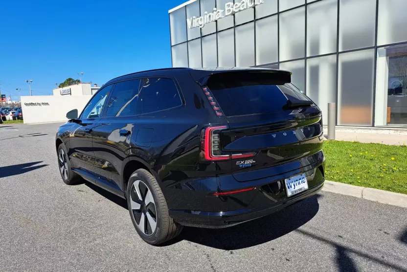 2025 Volvo EX90 Twin Motor Plus photo 1