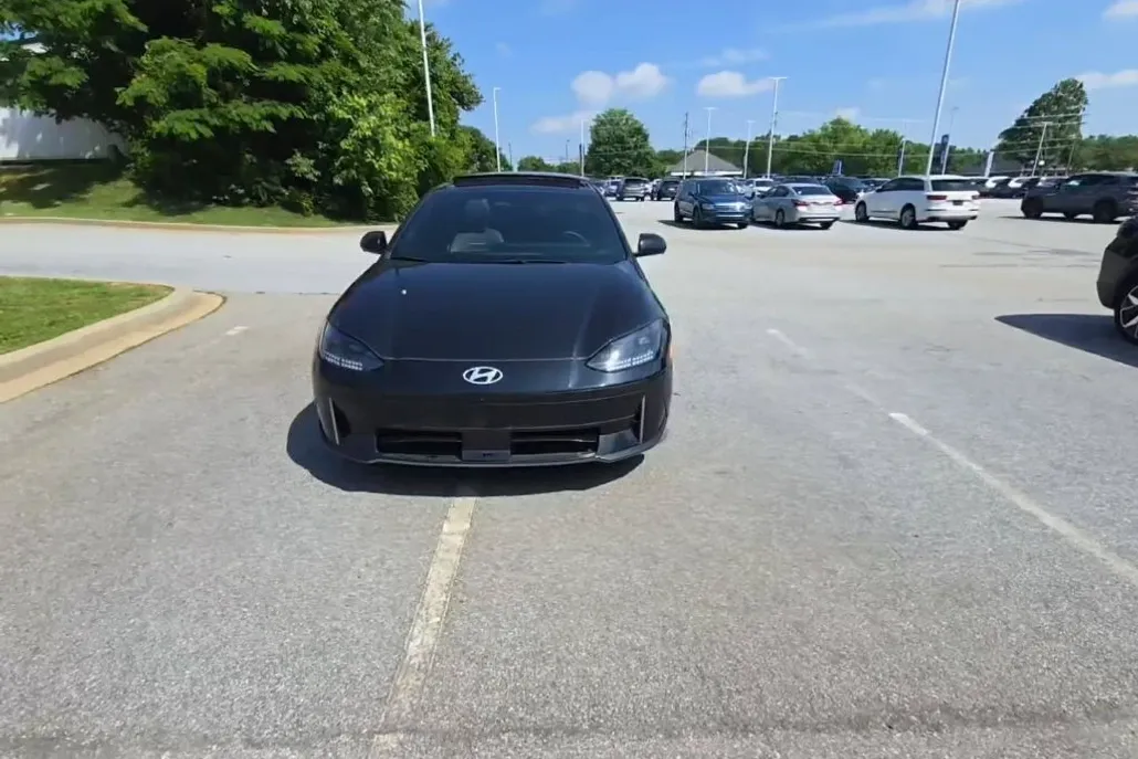 2023 Hyundai Ioniq 6 Limited photo 1