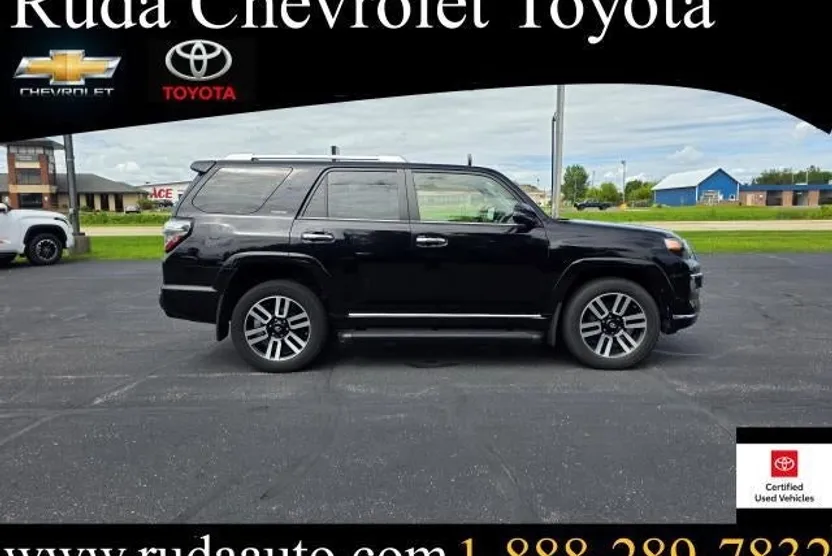 2020 Toyota 4Runner SR5 photo 1
