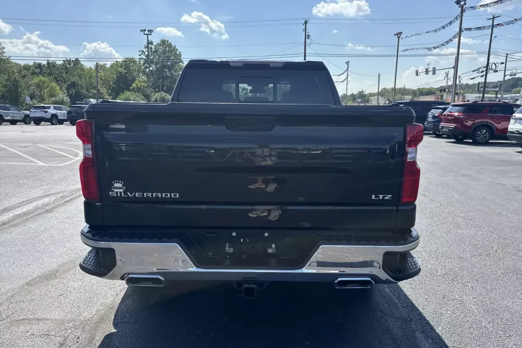 2022 Chevrolet Silverado 1500 LTZ photo 1