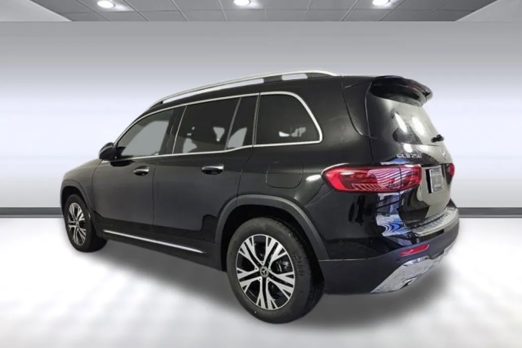 2025 Mercedes Benz GLB 250 4MATIC photo 1