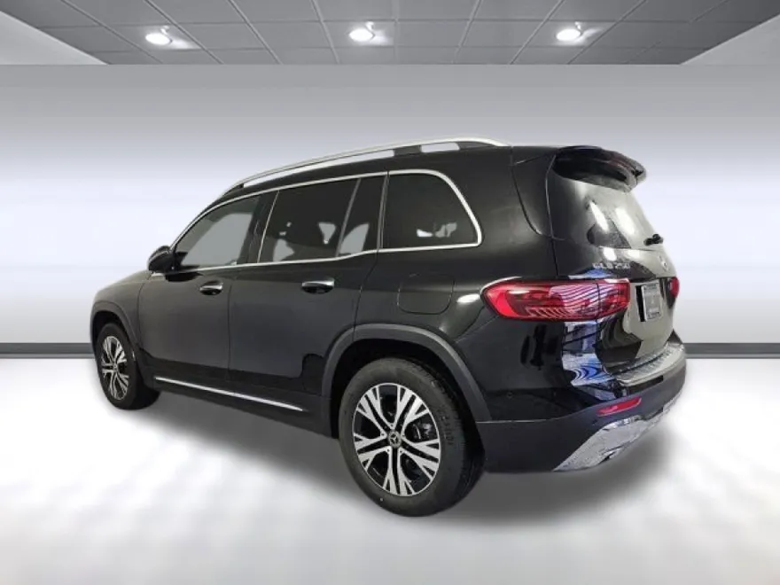 2025 Mercedes Benz GLB 250 4MATIC photo 1