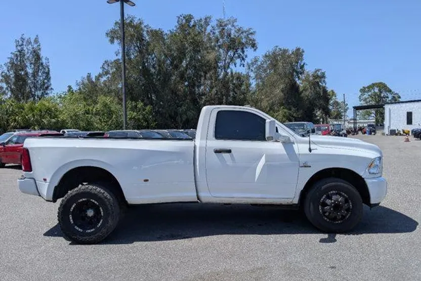 2016 Ram 3500 Tradesman photo 1