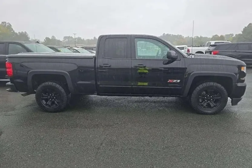 2018 Chevrolet Silverado 1500 Z71 LT photo 1