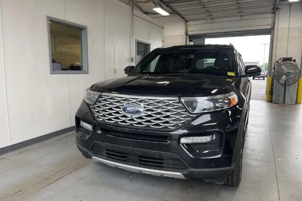 2022 Ford Explorer Platinum photo 1