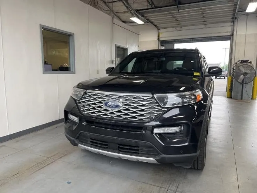 2022 Ford Explorer Platinum photo 1
