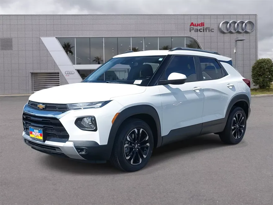 2021 Chevrolet Trailblazer LT photo 1