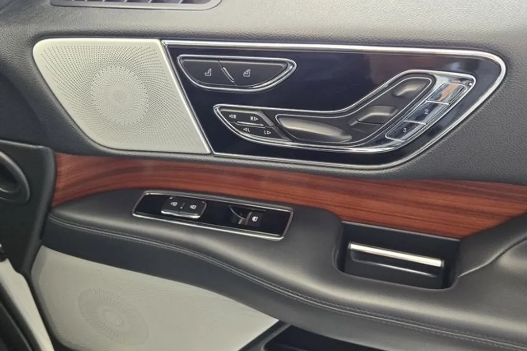 2024 Lincoln Navigator L Reserve photo 1
