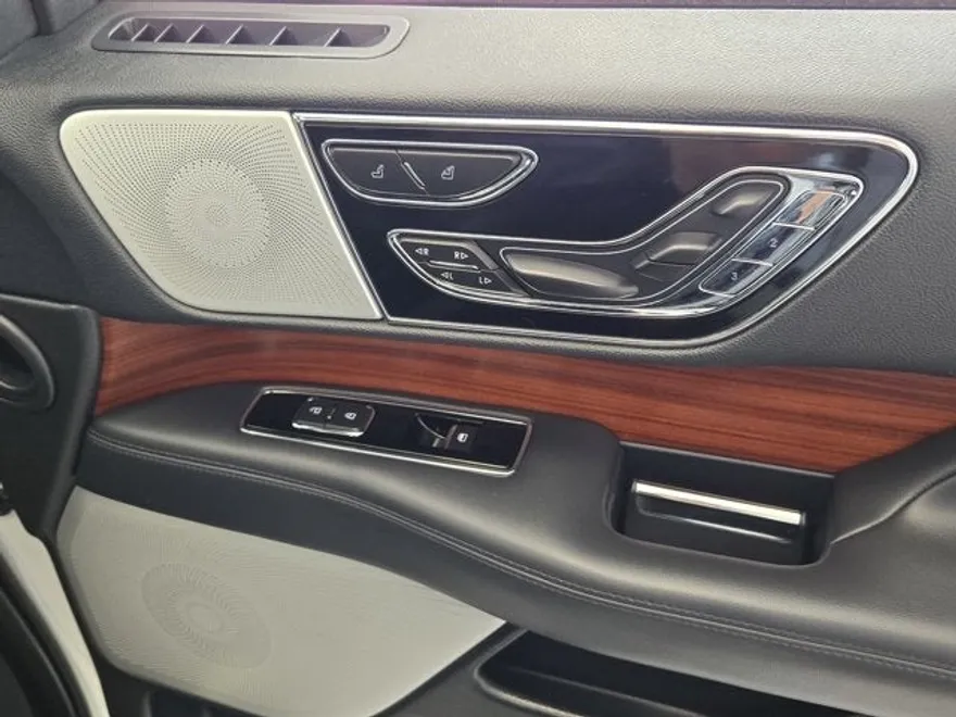 2024 Lincoln Navigator L Reserve photo 1