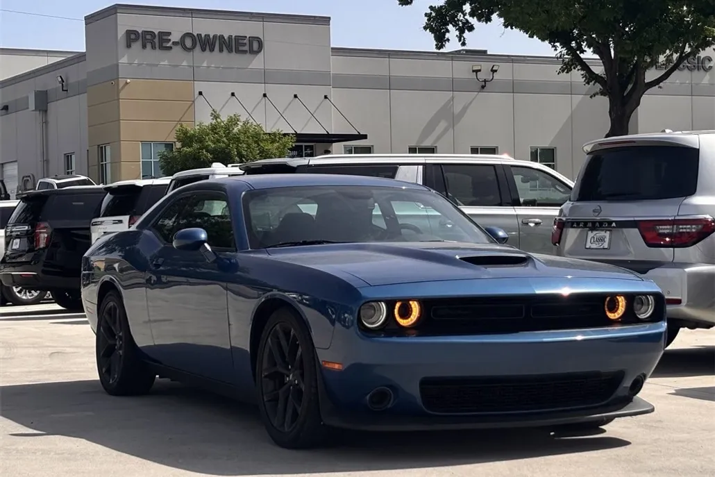 2023 Dodge Challenger GT photo 1