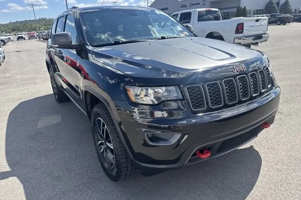 2021 Jeep Grand Cherokee Trailhawk photo 1
