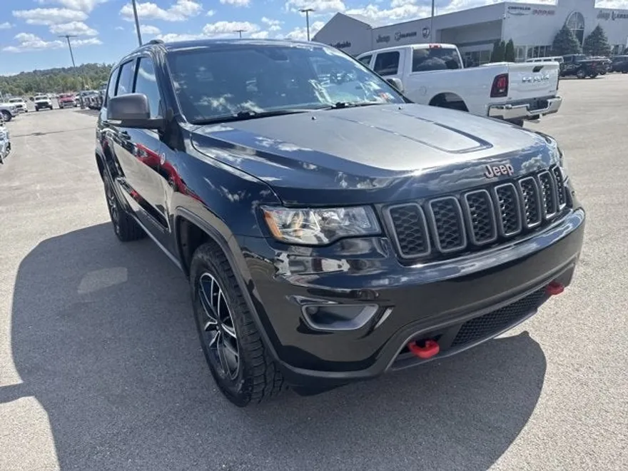 2021 Jeep Grand Cherokee Trailhawk photo 1