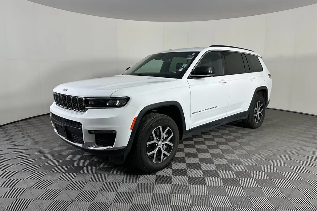 2024 Jeep Grand Cherokee Limited photo 1