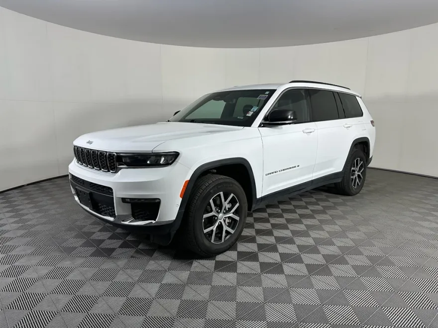 2024 Jeep Grand Cherokee Limited photo 1