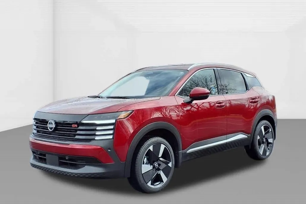 2025 Nissan Kicks SR photo 1