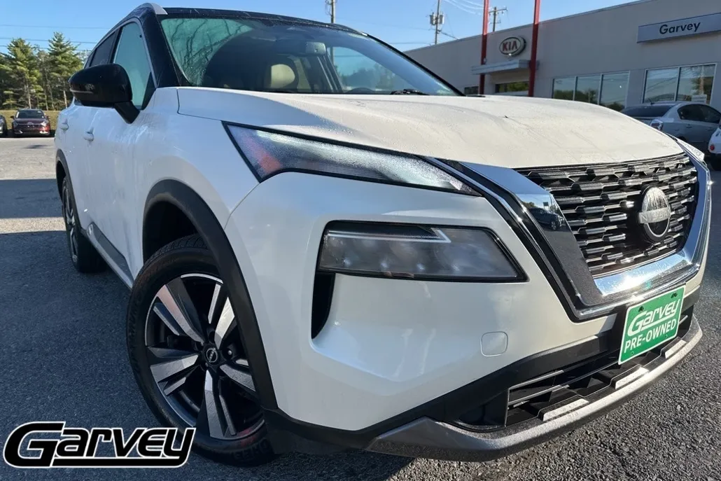 2023 Nissan Rogue SL photo 1