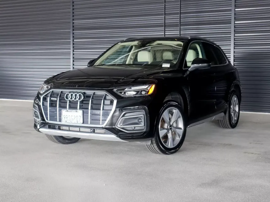 2022 Audi Q5 Premium photo 1