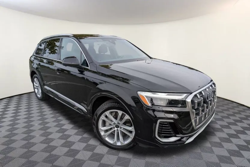 2025 Audi Q7 55 Premium Plus photo 1