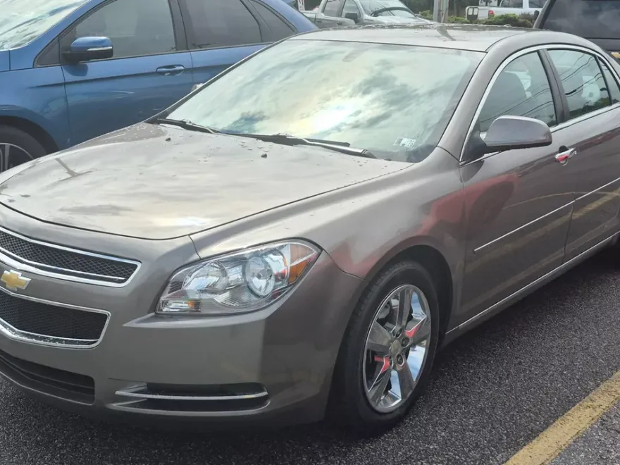 2012 Chevrolet Malibu 2LT photo 1