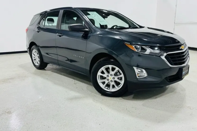 2020 Chevrolet Equinox LS photo 1