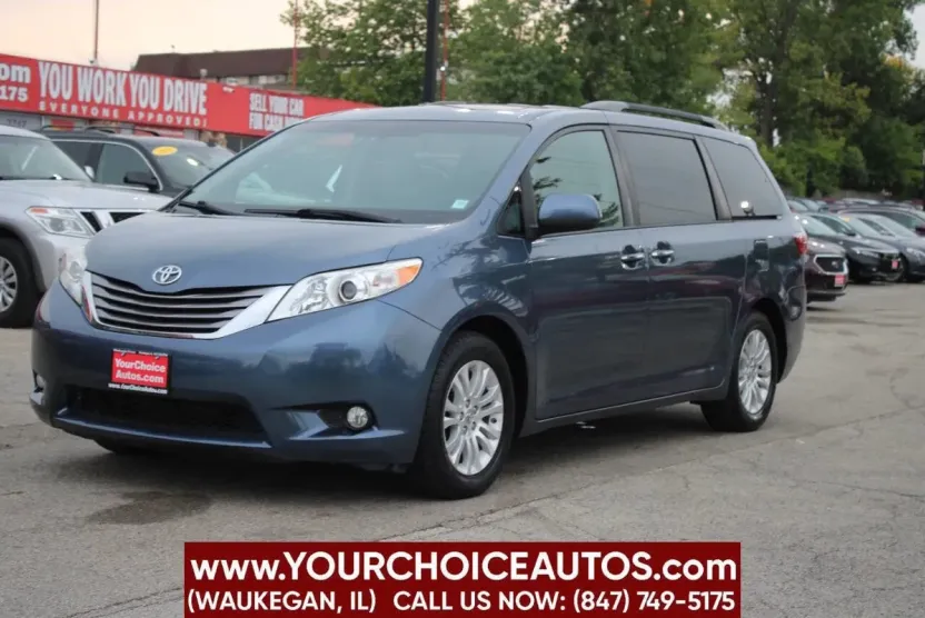 2015 Toyota Sienna Limited photo 1