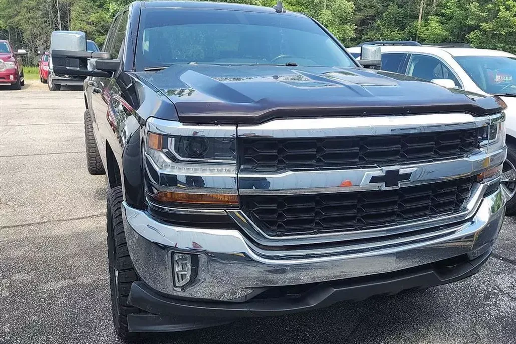 2018 Chevrolet Silverado 1500 LT photo 1