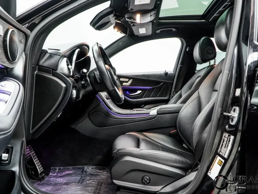 2022 Mercedes Benz GLC 300 4MATIC Coupe photo 35