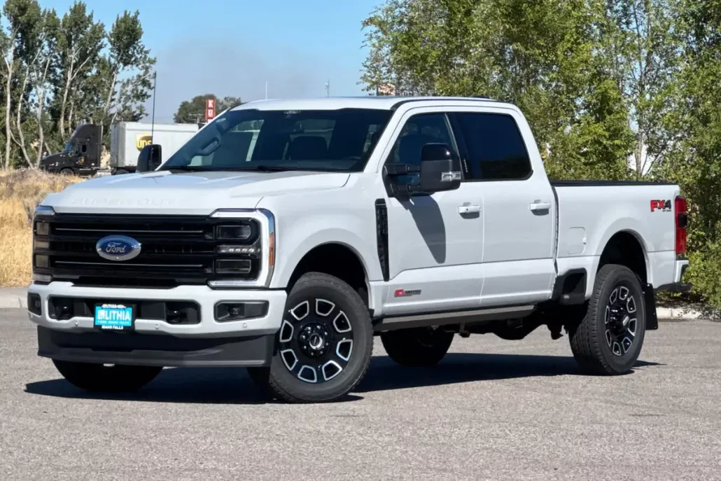 2026 Ford F-350 Platinum photo 1