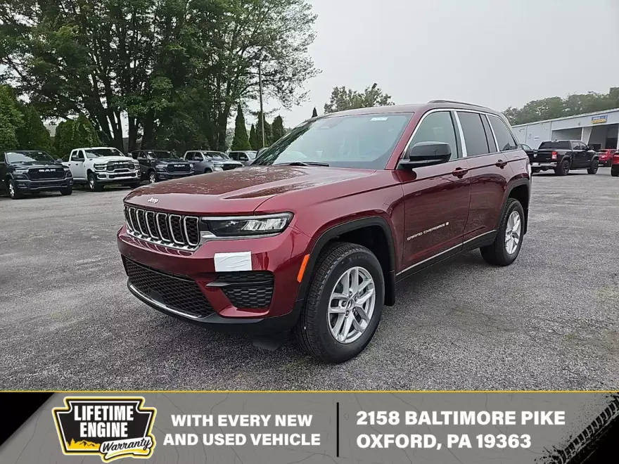 2025 Jeep Grand Cherokee Laredo photo 1