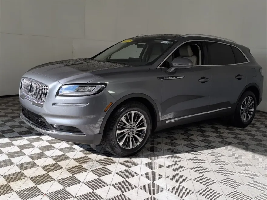 2023 Lincoln Nautilus Standard photo 1