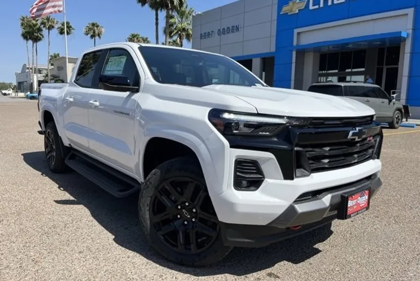 2025 Chevrolet Colorado Z71 photo 1