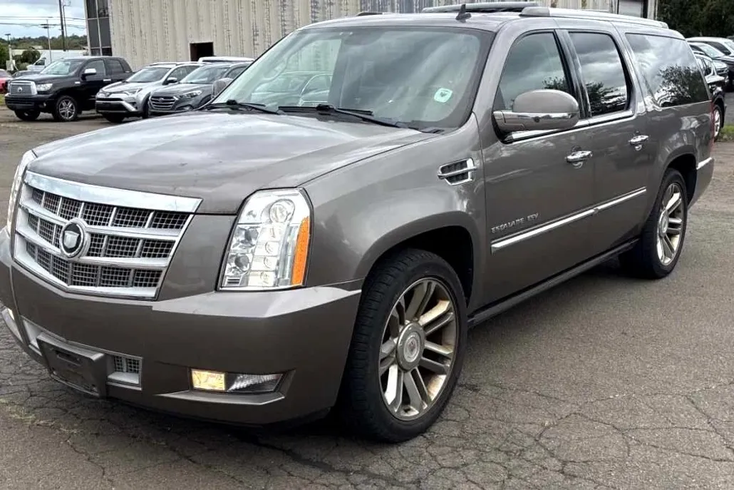 2012 Cadillac Escalade ESV Platinum photo 1