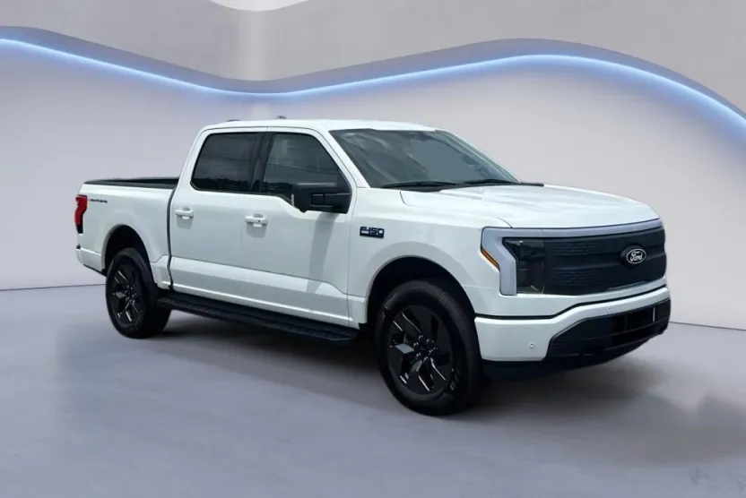 2025 Ford F-150 Lightning photo 1