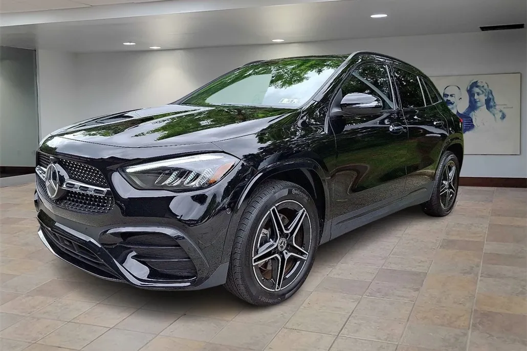 2025 Mercedes Benz GLA 250 4MATIC photo 1
